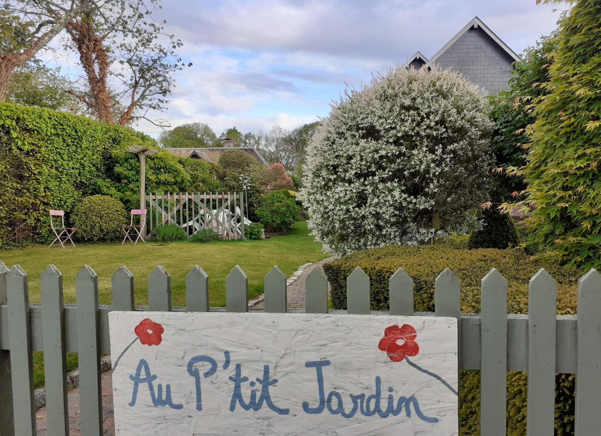 Au P'Tit Jardin Ξενοδοχείο Saint-Sylvestre-de-Cormeilles Εξωτερικό φωτογραφία